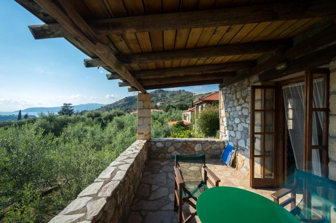 Porto Kalamitsi Stone-Built Bungalows カルダミリ エクステリア 写真