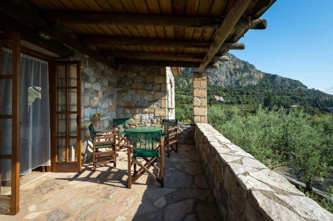 Porto Kalamitsi Stone-Built Bungalows カルダミリ エクステリア 写真